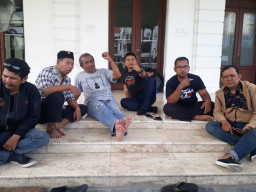 Tokoh Pergerakan dan Tokoh Pemuda Surabaya, Segera Laporkan Penghina Bung Tomo.