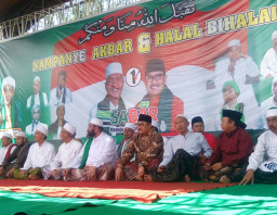 KH. Afifuddin: KH. Salwa Arifin Cabup Termiskin Secara Nasional, Karena Jujur dan Amanah Saat Jadi Wabup.