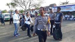 Peringati Hari Bhayangkara ke 72, Satlantas Polrestabes Surabaya, Gelar Lomba Bongkar Pasang Ban.