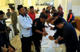 Paslon Sabar Tetap Memimpin Perolehan Suara di 13 Kecamatan.