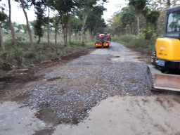Jalan Lodoyo - Kademangan Berlobang, PU PR Kab. Blitar Langsung Perbaiki.