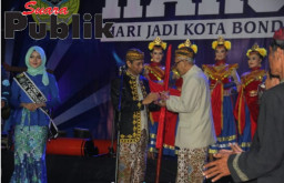 Penyerahan Simbol Kepemimpinan Bondowoso.