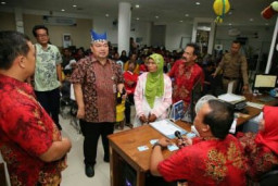 Perangi Berita Hoak, Bupati Banyuwangi Gandeng Kemenpolhukam.