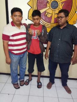 Belum Sempat Transaksi, Brian Dicokok Anggota Reskrim Polsek Wonokromo.