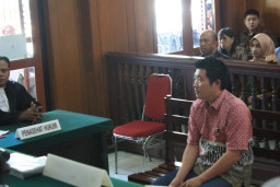 Mengaku Tidak Pernah Merusak Rumah Mertua, Andre Naga Saputra Minta Bebas.