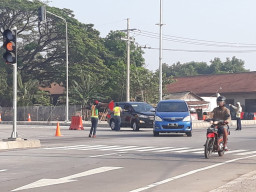 Supeltas Exit Tol Pasuruan Raup Ratusan Ribu Dalam 3 Jam. 