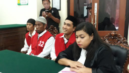 Komplotan Pengedar Pil Koplo Disidangkan.