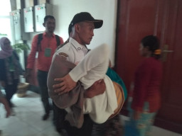 Sidang Penjambretan Anak di Bawah Umur, Ibu Terdakwa Pingsan