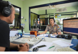 Kapolres Pelabuhan Tanjung Perak, Kembali Live Sosialisasi UU Fidusia.