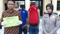Dua Pengedar Sabu Asal Mojokerto, di Ringkus Satresnarkoba Polrestabes Surabaya.