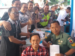 Peringati HUT RI ke 73, PWI Pasuruan Gelar Donor Darah Untuk Korban Gempa Lombok.