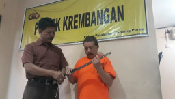 Sering di Ejek, Pria Paruh Baya Ini Nekat Bacok Tetangga.