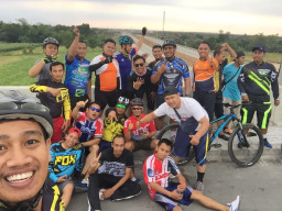 Hilangkan Kepenatan dan Kejenuhan, Iptu Zainul Safii Imam SH. MH Ajak Anggotanya Nggowes Bareng.