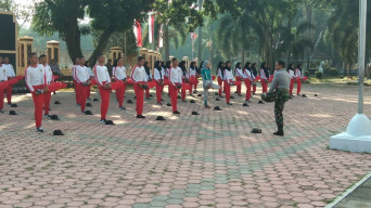 Kapten Inf. Sugianto Latih Personil Paskibraka HUT RI ke 73 Bondowoso