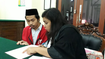 Divonis 6 Tahun, Kurir Narkoba Ini Merengek Minta Keringanan.