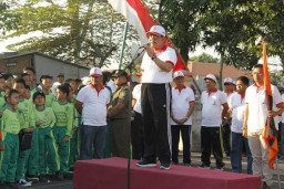 Gerak Jalan Santai Rangkaian HUT RI ke 73, Diberangkatkan Walikota Pasuruan.