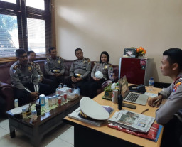 Kasat Lantas Polres Tanjung Perak, Bekali Teknik Urai Kemacetan Pada Anggotanya.