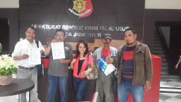 Koalisi Elemen Bela Negara, Laporkan Ahmad Dani ke Polda Jatim.