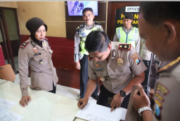 Baru Menjabat, Wakapolres Tanjung Perak Langsung Sidak Polsek Jajaran.