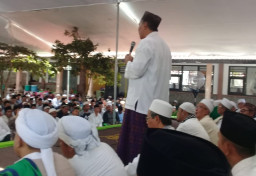 Haul Akbar KH. Togo Ambarsari Ayahanda KH. Salwa Arifin, Dihadiri Ribuan Warga Bondowoso 