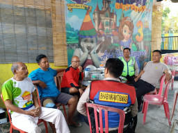 Langsung Datang Saat di Contak, Polsek Sawahan Peduli Warga.