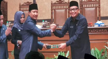 PJ Bupati Terima Cindera Mata, Dari Bupati  Pasuruan Irsyad Yusuf SE. MMA.