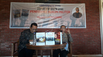 Cak Bowo Praktisi Hukum Kondang, Bedah 3 Buku.