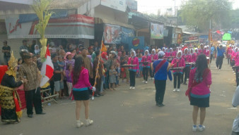 Guna Ciptakan Kerukunan, Paguyuban Pedagang Pasar Kesamben Gelar Pawai Budaya.