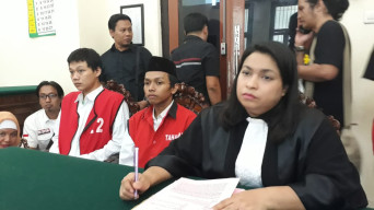 Belum Sempat Nikmati Sabu Yang Baru di Beli, 2 Orang Ini Ditangkap Aparat.