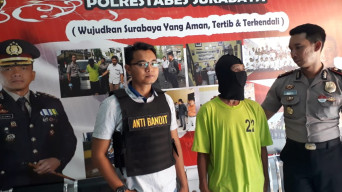 Ketahuan Bawa Ganja, Bujang Lapuk Asal Klampis di Bekuk.