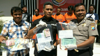 Subdit Jatanras Polda Jatim, Bekuk Calo Pemerasan Di Bungurasih.