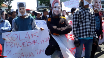 Aliansi Anti Hoak Demo di Polrestabes Surabaya, Tuntut Usut Tuntas Penyebar Kabar Bohong.