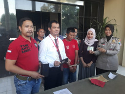 Perampas HP Dengan Modus Baru, Dibekuk Resmob Polrestabes Surabaya.