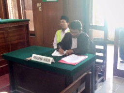 Miliki Senpi Tanpa Ijin, Pria Pulosari Disidangkan.