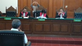 Guru Besar Unair Nur Basuki, Jadi Saksi Ahli Kasus Pasar Turi.