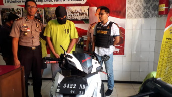 Berdalih Istri Nyidam Jaket dan Helm Gojek, Pria Ini Bawa Kabur Motor Gojek