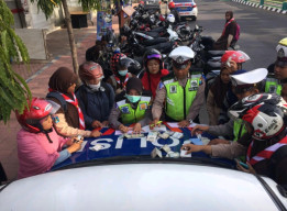 Razia Operasi Zebra di Jl. Cempaka, Polres Situbondo Tilang 130 Pelanggar.