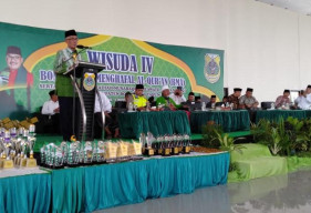 Bupati Salwa Arifin, Mewisuda Penghapal Al Qur an Angkatan ke 4 Tahun 2018