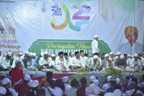 Peringati Maulid Nabi Muhammad SAW, Ribuan Masyarakat Situbondo Ikuti Pawai Ancak Agung dan Doa Bersama.