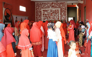 Peringati Maulid Nabi Muhammad SAW, Nyai Hj. Hayat Ajak IWP Meneladaninya.