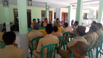 Kejar Target, Sekcam Pujer Gencar Lakukan Evaluasi PBB di Pedesaan.