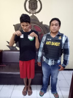 Hendak Edarkan Pil Koplo, Arek Manukan Wetan di Bekuk Aparat.