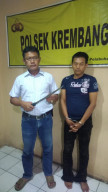 Dobrak Pintu dan Acungkan Pedang, Pria Ini Dibekuk Polisi.