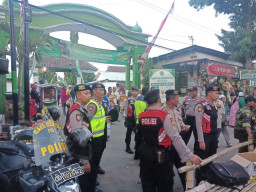 Polres Situbondo PAM Pengamanan, Kunjungan Capres No. Urut 2 di Ponpes Walisongo.