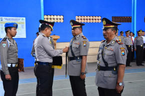 Kapolres Situbondo Pimpin Sertijab Kasat Binmas dan Kapolsek.