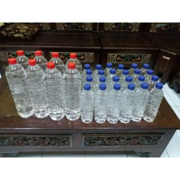 Arak Kemasan Sedang 24 Botol, Besar 8 Botol Diamankan Polresta Pasuruan.