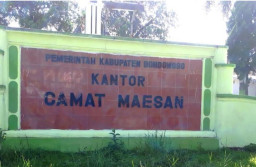 Warga Kecewa di Pingpong Sekretaris Desa Sumberanyar dan Staf Kecamatan Maesan.