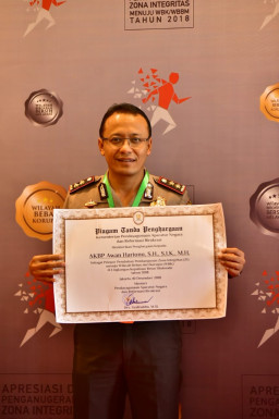 Polres Situbondo Bersama 11 Polres Jajaran Polda Jatim, Dapat Penganugrahan Zona Integritas WBK/WBBM 2018. 