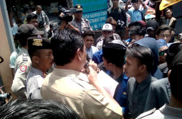 Peringati Hari Anti Korupsi, Puluhan Mahasiswa PMII Lakukan Aksi Damai.