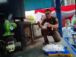Barang Bukti 400 Perkara Narkoba, Dimusnahkan Oleh Kejaksaan Negeri Surabaya.